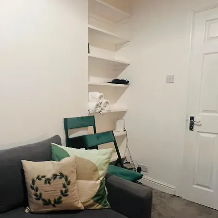 Harry Potter 9 3/4 Flat Apartment London Exterior photo